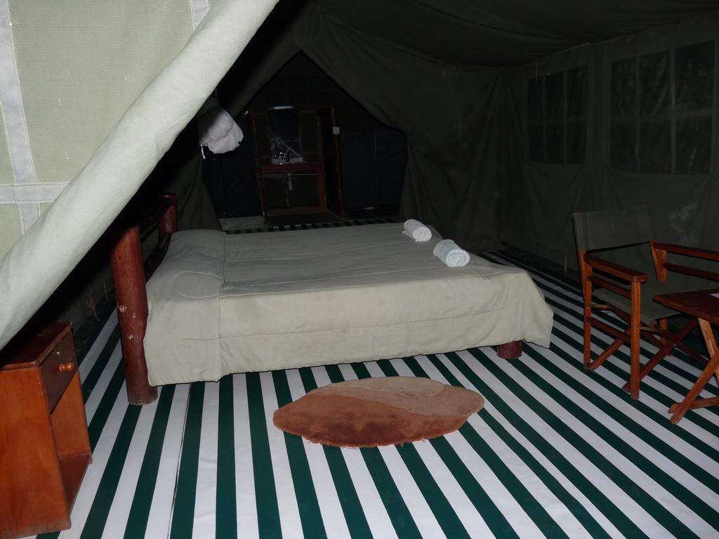 Enchoro Wildlife Camp Hotel Ololaimutiek Eksteriør billede